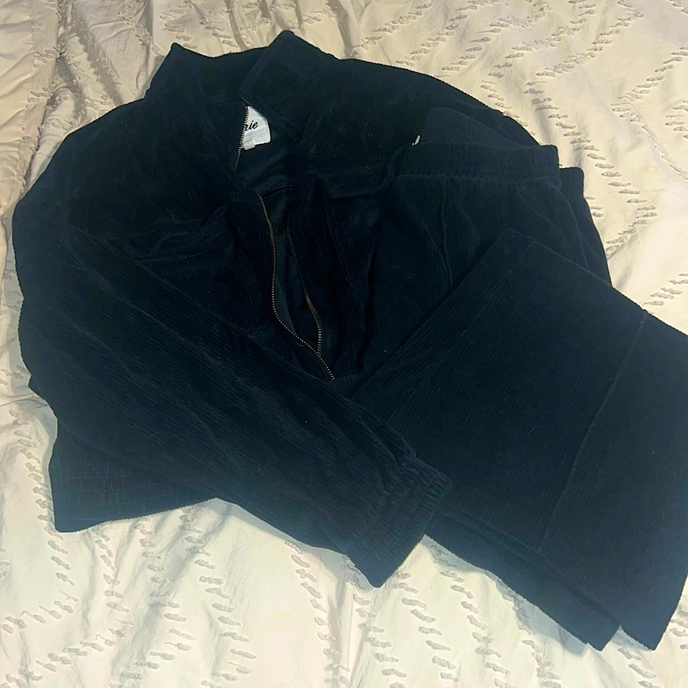 Black aerie set.  Worn a handful of times.